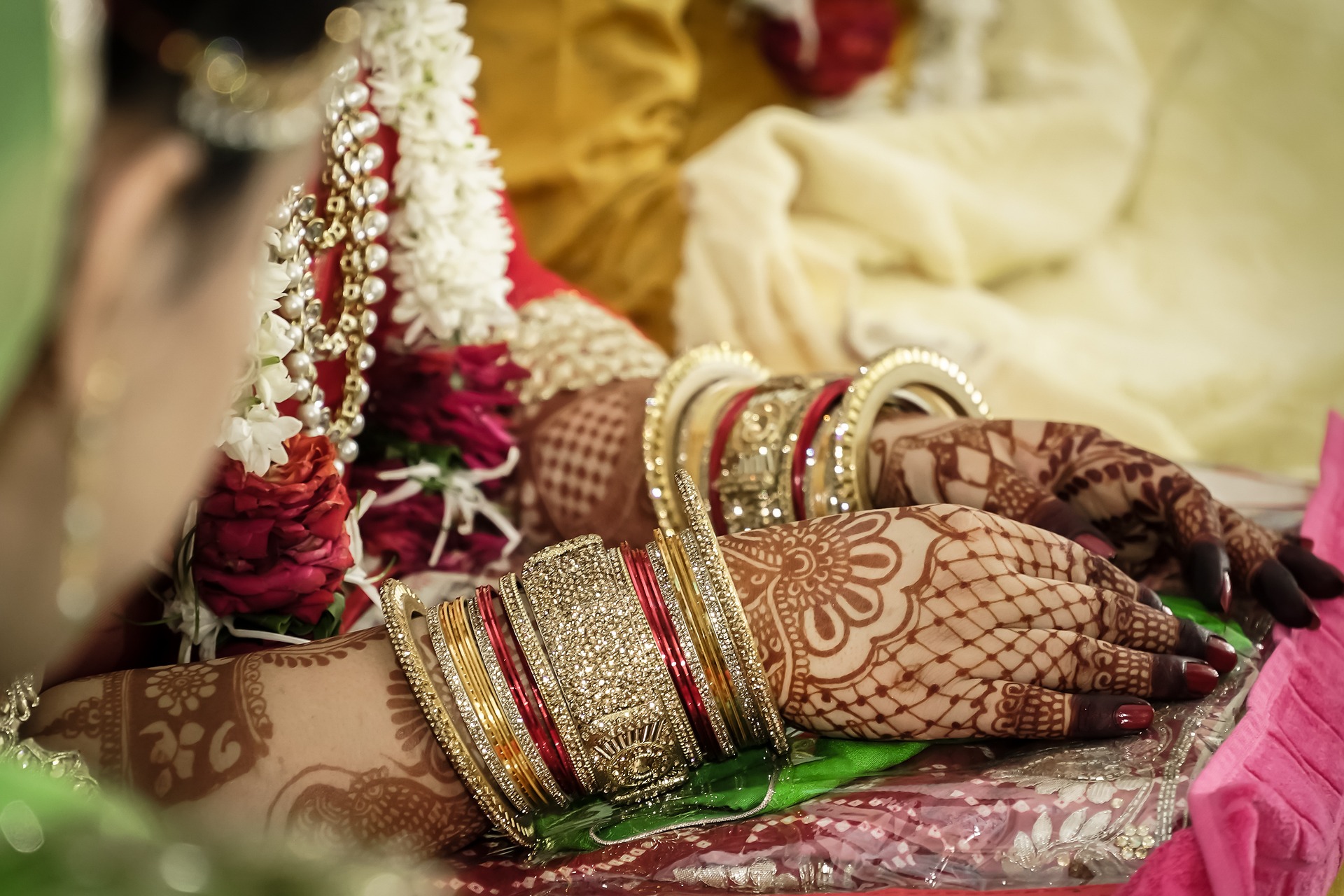 Beachside Pink Themed Indian Wedding Ceremony in Pattaya 